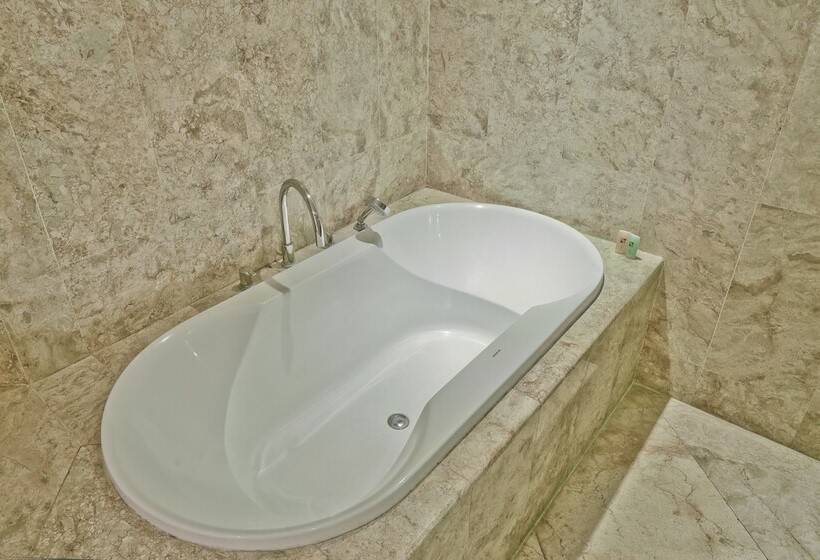 סוויטה מלכותית, Swiss Belhotel Lampung