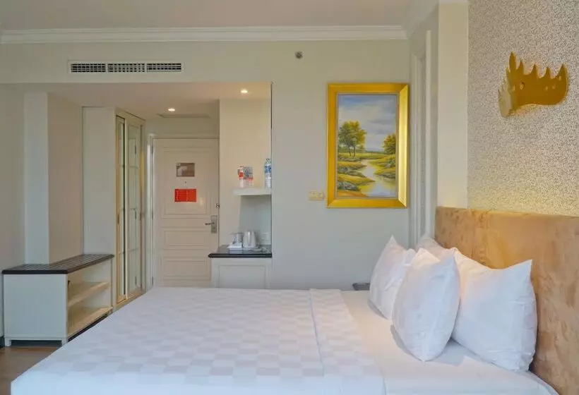 اتاق لوکس با چشم‌انداز باغ, Swiss Belhotel Lampung
