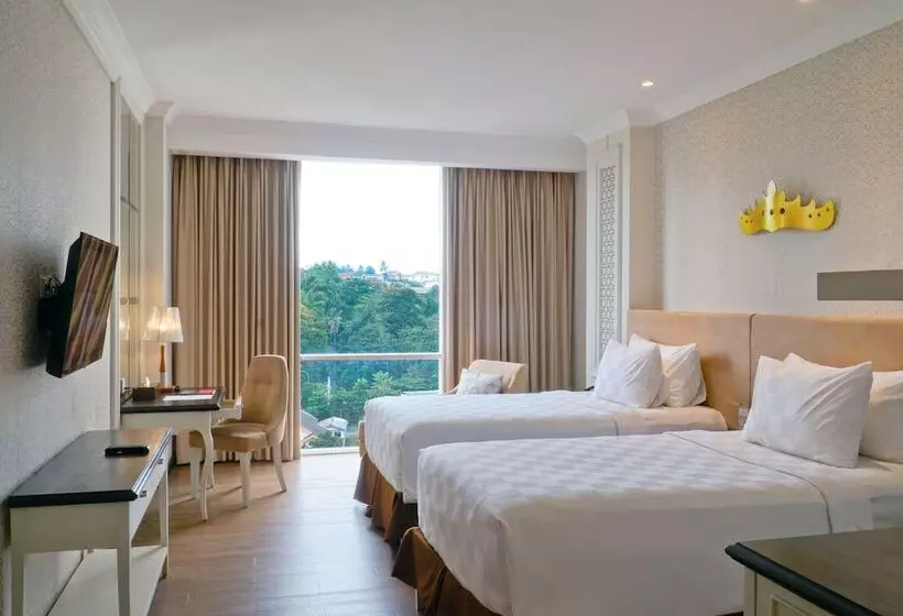 اتاق لوکس با چشم‌انداز باغ, Swiss Belhotel Lampung