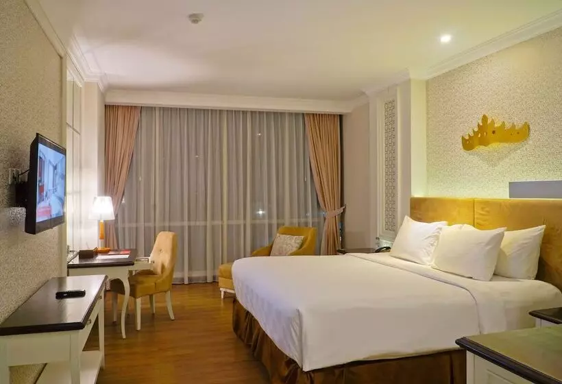اتاق لوکس با چشم‌انداز استخر, Swiss Belhotel Lampung