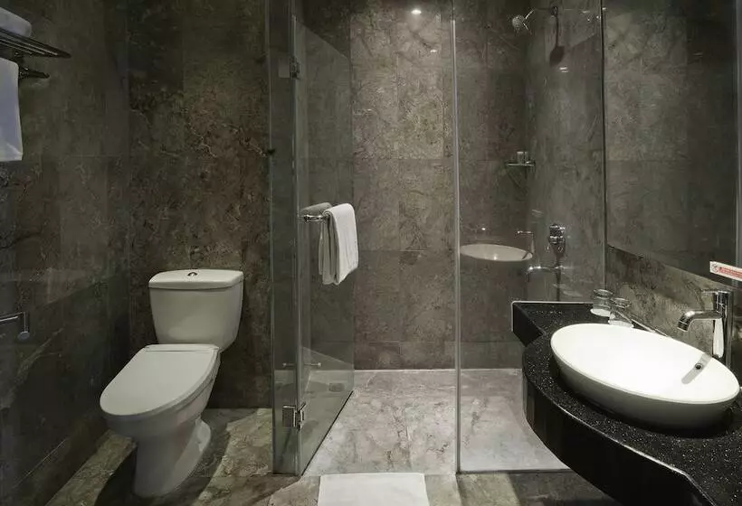 اتاق لوکس با چشم‌انداز دریا, Swiss Belhotel Lampung