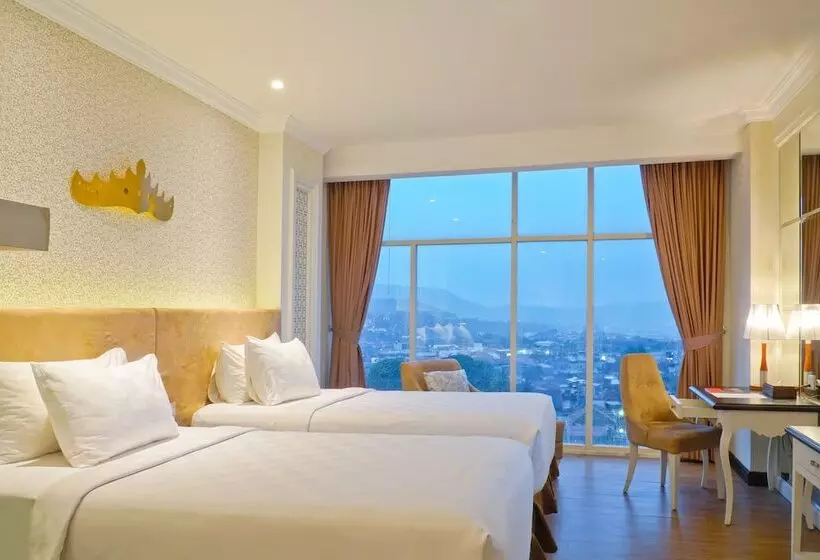 اتاق لوکس با چشم‌انداز دریا, Swiss Belhotel Lampung