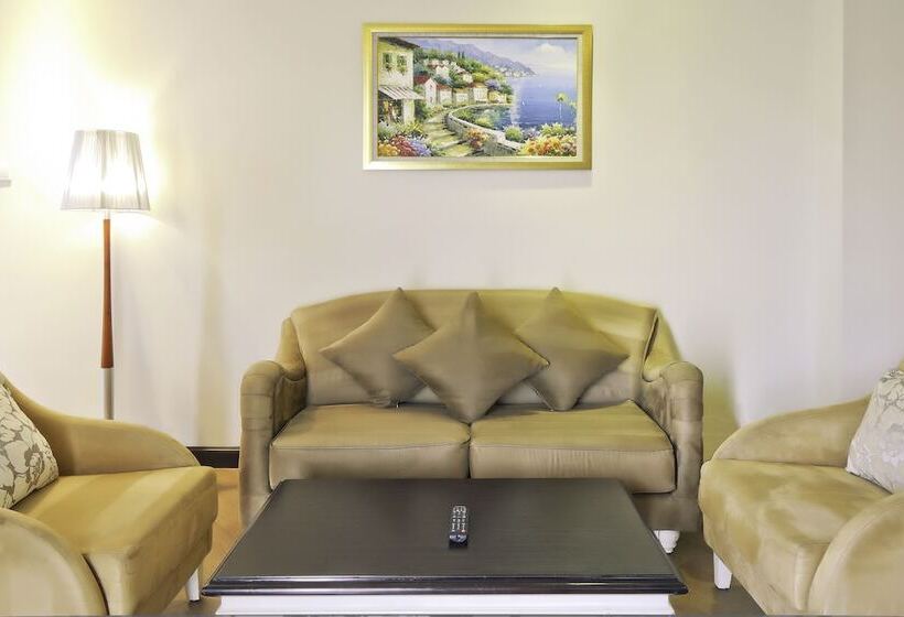 סוויטה מלכותית, Swiss Belhotel Lampung