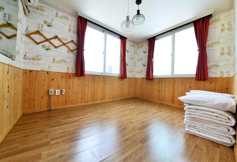 Quarto Quádruplo Standard, Gyeongju Namu Guesthouse
