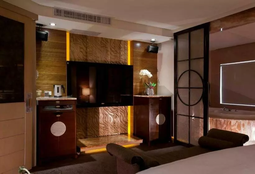 اتاق لوکس, Alper Motel
