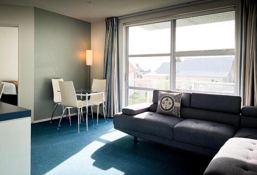 شقة غرفتين, Beaches Nelson