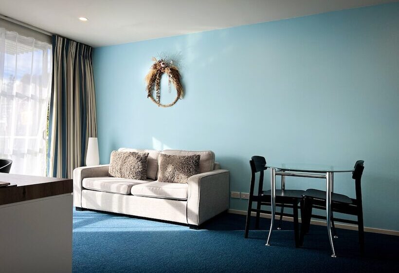 شقة غرفة واحدة, Beaches Nelson