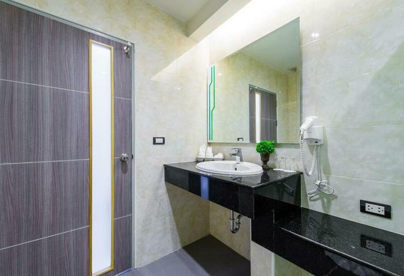 디럭스 룸, 42c The Chic