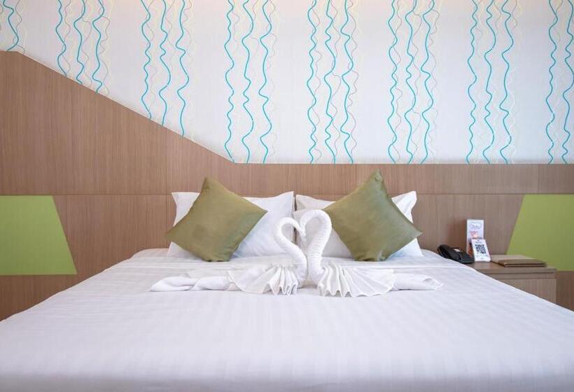 주니어 스위트, 42c The Chic