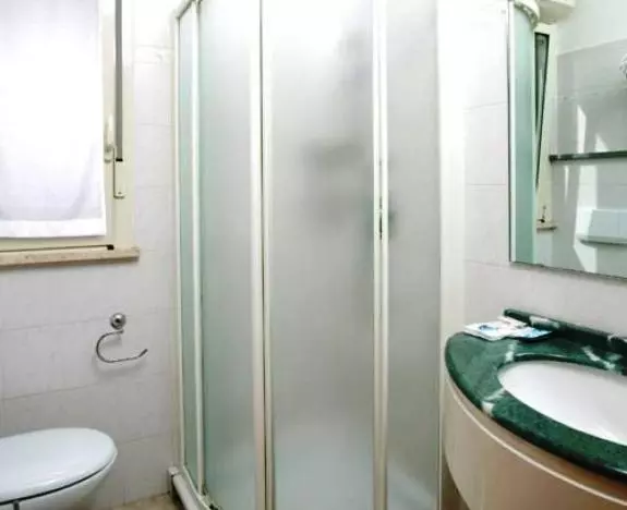 اتاق استاندارد, Ambra
