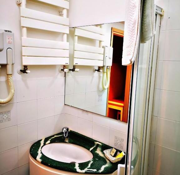 Четырехместный Номер Стандарт, Ambra