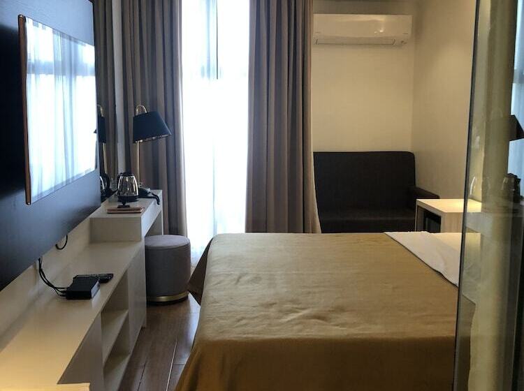 سوئیت رویال, Apollonia Royale