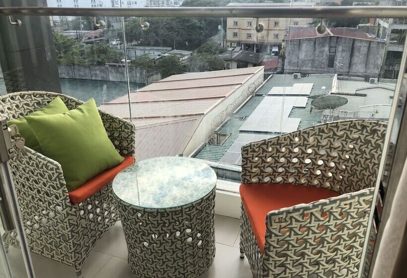 سوئیت رویال, Apollonia Royale