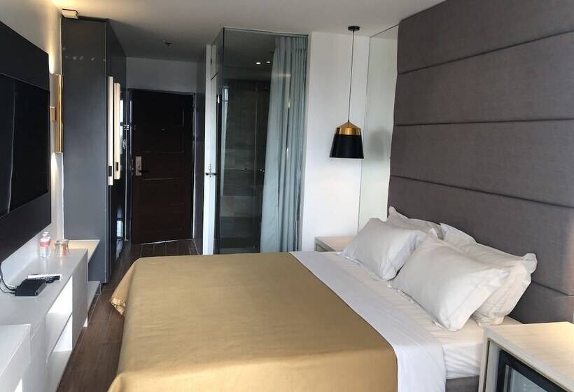 سوئیت رویال, Apollonia Royale