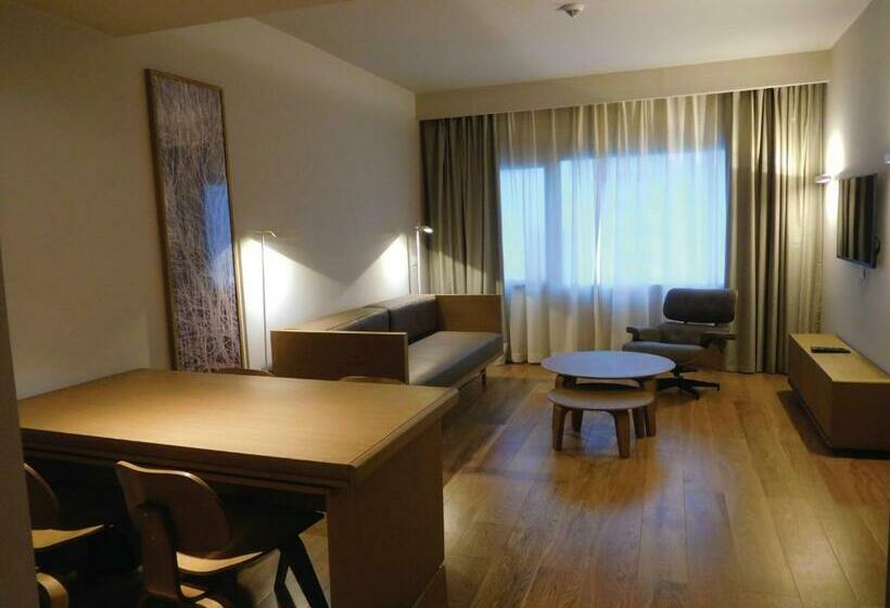 سوئیت با تخت بزرگ, Dazzler By Wyndham Asuncion