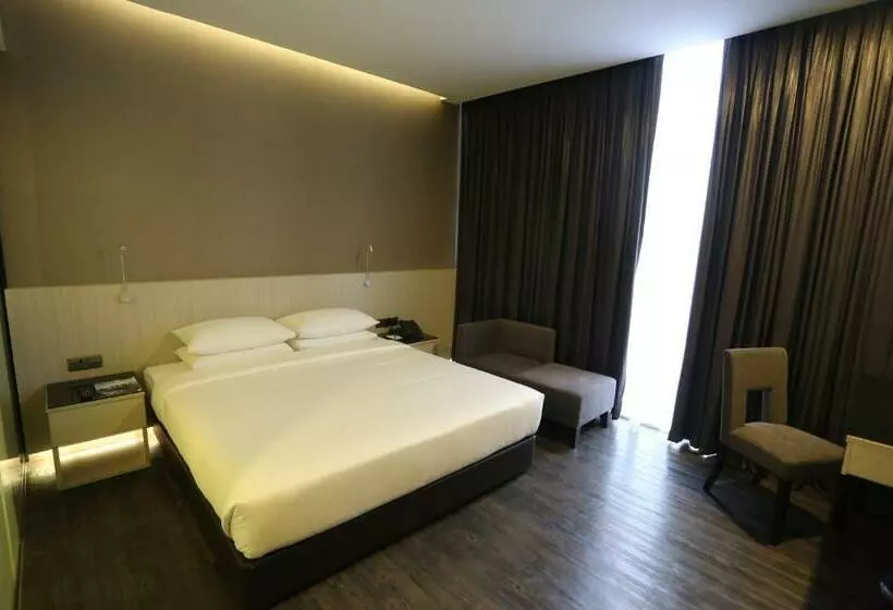 キングサイズベッドのスタンダードルーム, E.city Hotel At Onecity