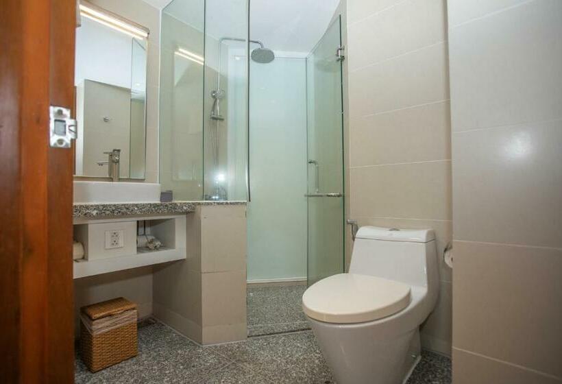 اتاق سوپریور با چشم‌انداز شهر, Golden Holiday Hotel Nha Trang