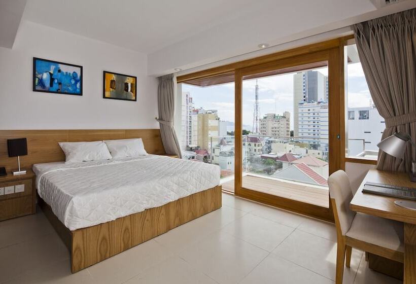 اتاق لوکس با چشم‌انداز شهر, Golden Holiday Hotel Nha Trang