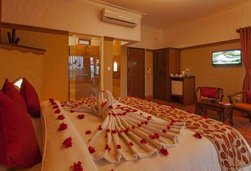 Люкс, Green Park Chitwan