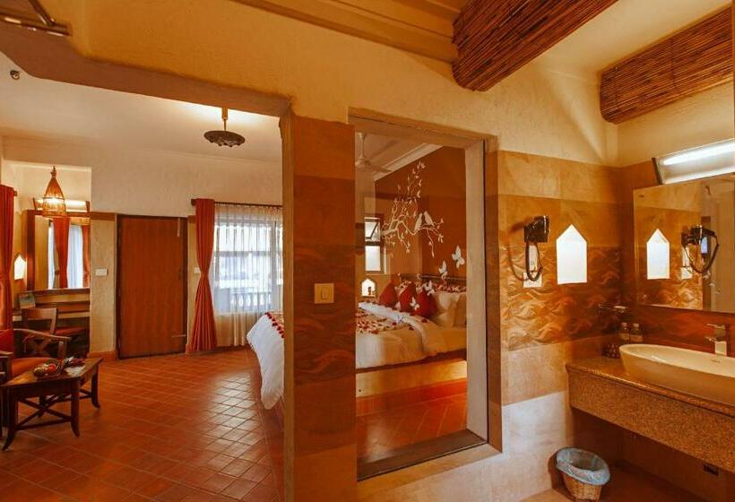 Люкс, Green Park Chitwan