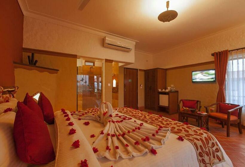 Люкс, Green Park Chitwan