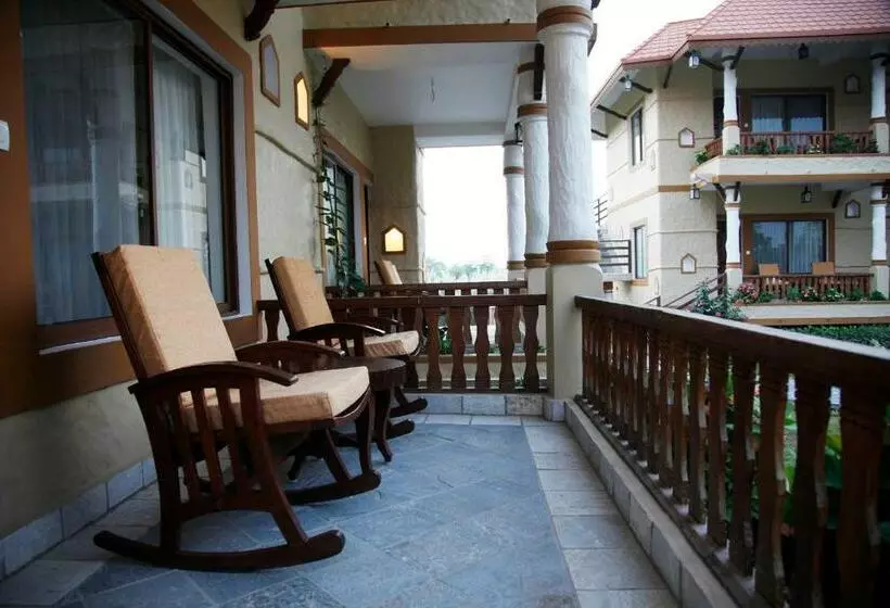 سوییت, Green Park Chitwan