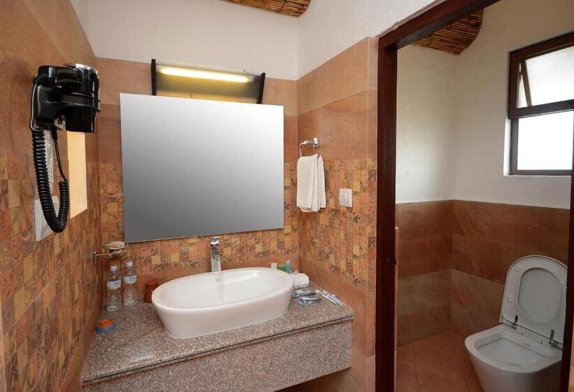 Люкс, Green Park Chitwan