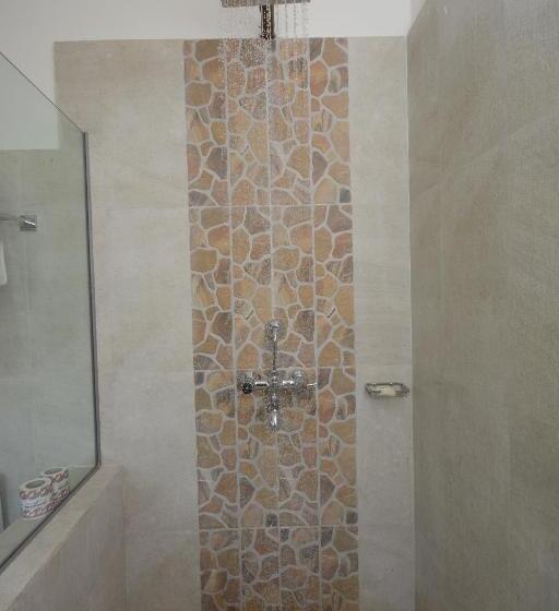 Люкс, Green Park Chitwan