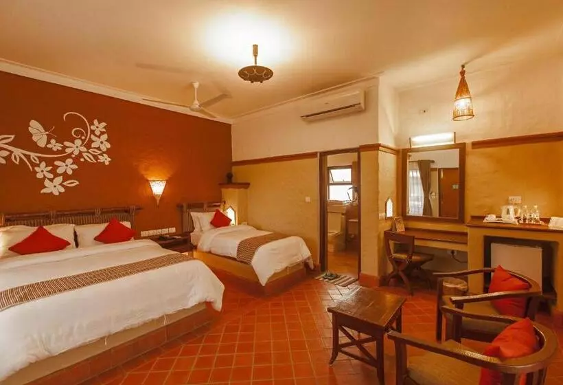 اتاق لوکس با بالکن, Green Park Chitwan