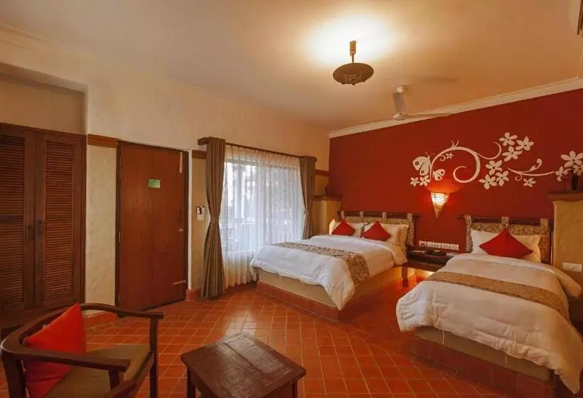 اتاق لوکس با بالکن, Green Park Chitwan