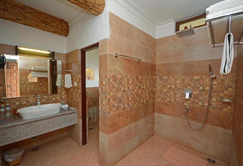 Номер Deluxe с Балконом, Green Park Chitwan