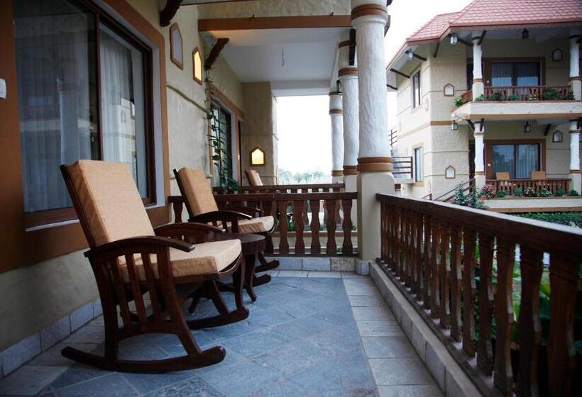 Номер Deluxe с Балконом, Green Park Chitwan