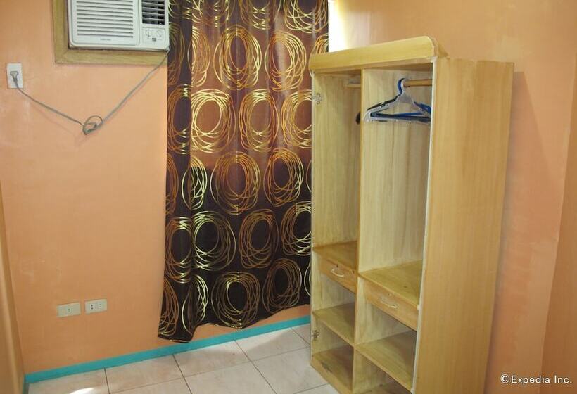 اتاق لوکس, Lylie