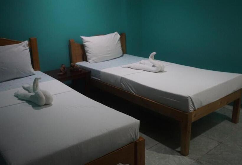 اتاق استاندارد سه نفره, Lylie