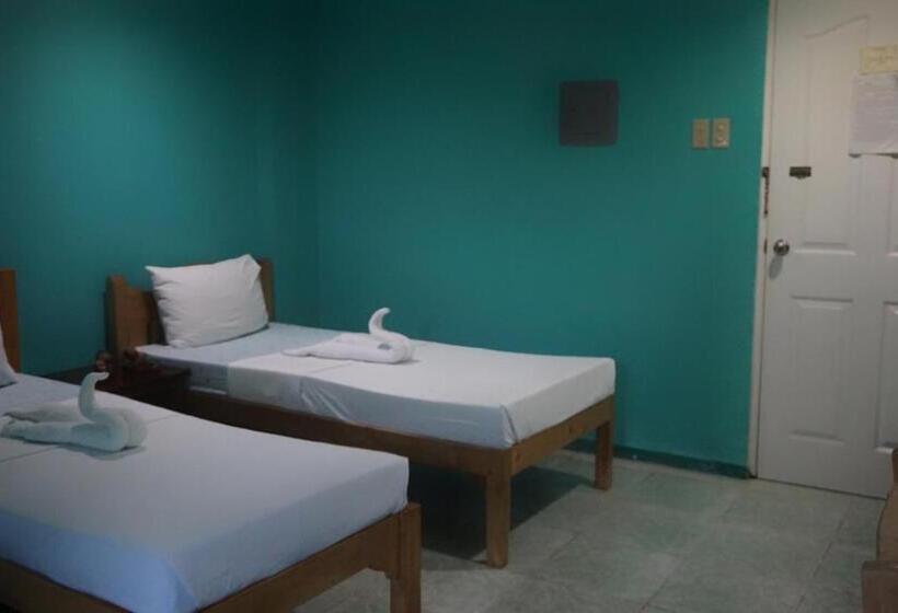 اتاق استاندارد سه نفره, Lylie