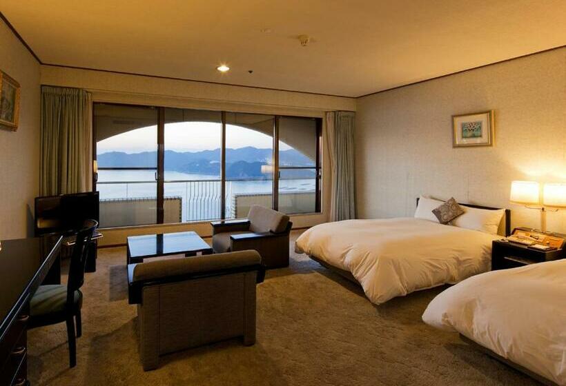 Quarto Superior, Plaza Awajishima