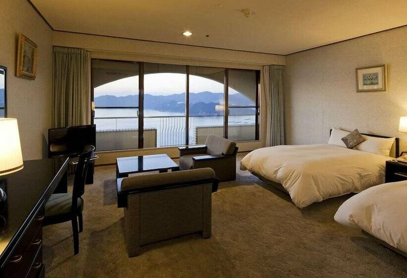 Quarto Superior, Plaza Awajishima
