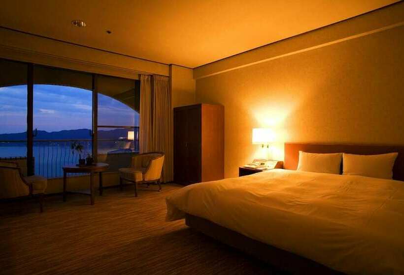 Quarto Estandar, Plaza Awajishima