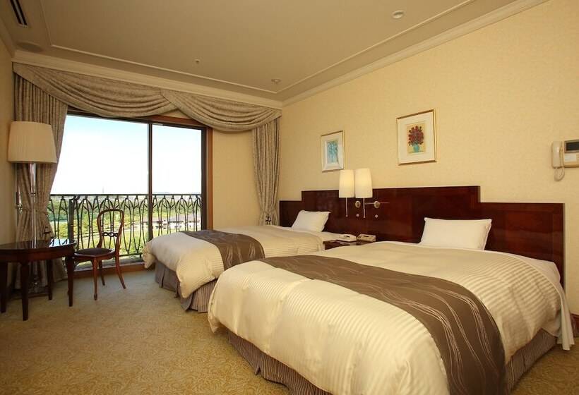 جناح, The Celecton Premier Kobe Sanda