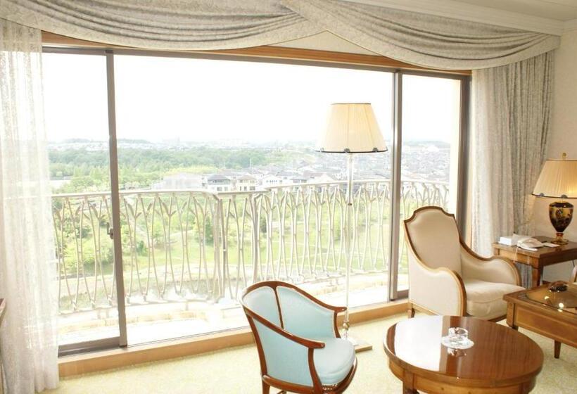 جناح, The Celecton Premier Kobe Sanda