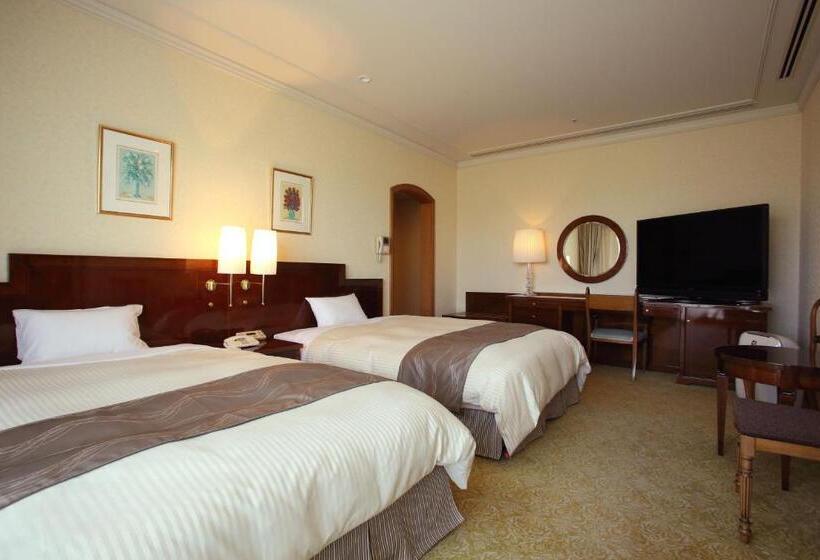 جناح, The Celecton Premier Kobe Sanda