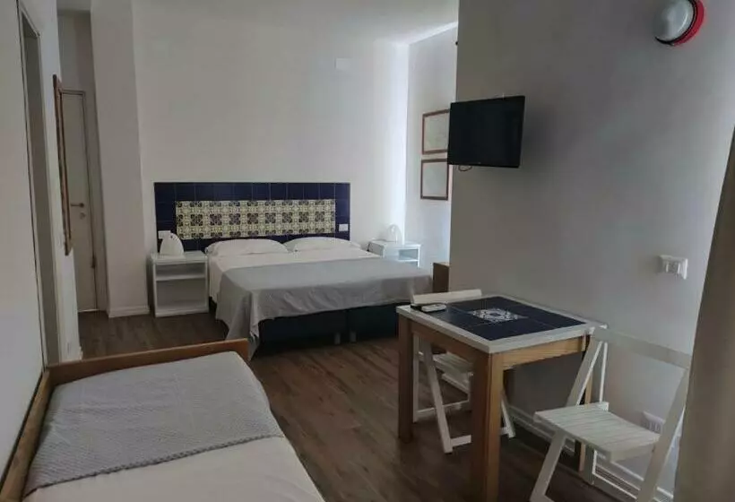 Classic Kolmen Hengen Huone, Residenza Punta Stendardo