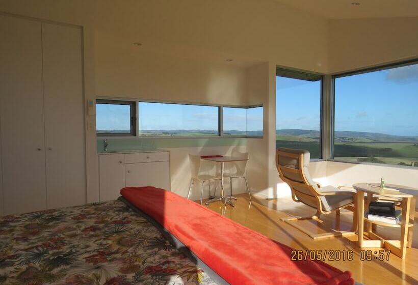 غرفة قياسية, Lush Pastures