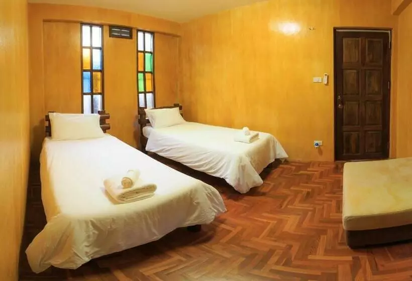 家族用バンガロー, Baanpong Lodge
