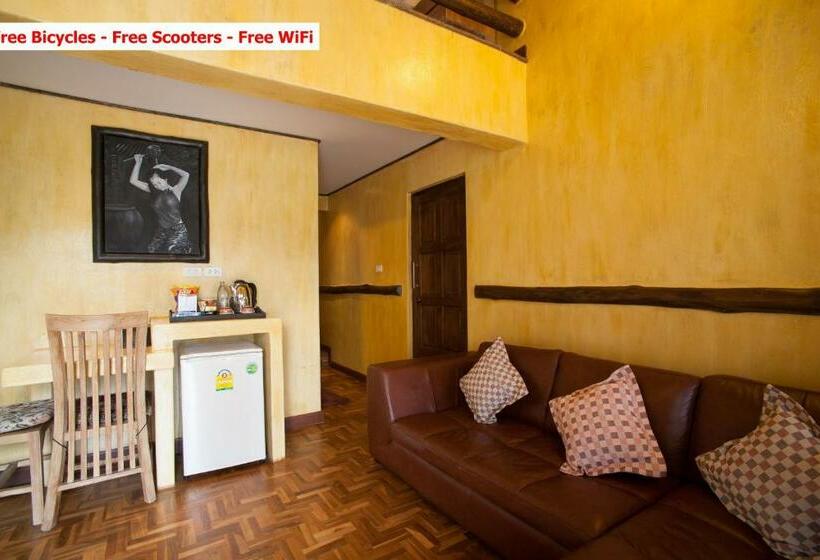 חדר דחוקס עם מיטת קינג, Baanpong Lodge