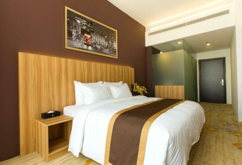 اتاق دلوکس با تخت کینگ و چشم‌انداز شهر, Bay Hotel Ho Chi Minh