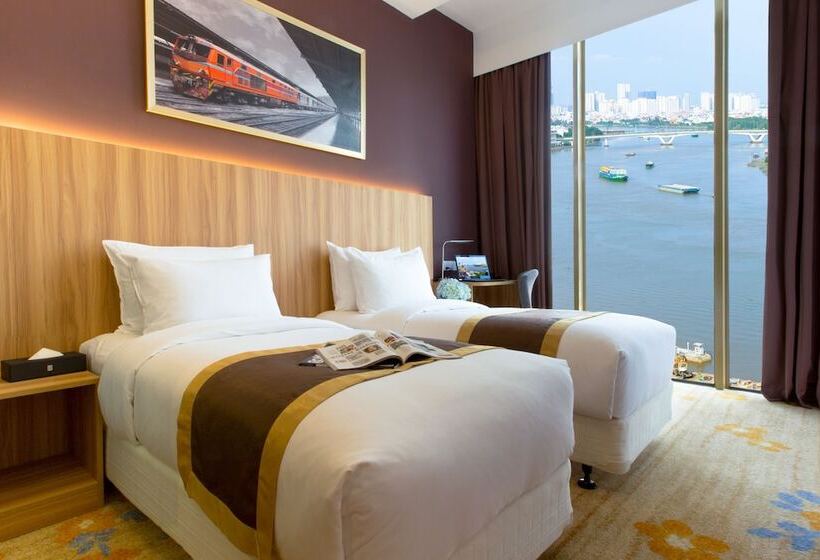 اتاق لوکس با چشم‌انداز شهر, Bay Hotel Ho Chi Minh