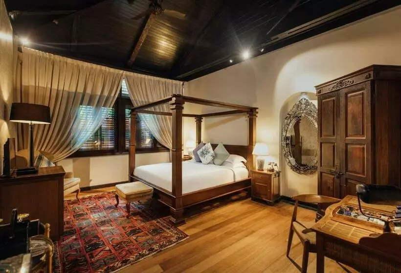 スーペリアールーム, Campbell House