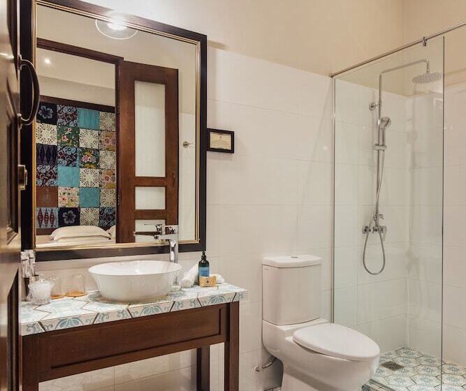 חדר דלוקס, Campbell House