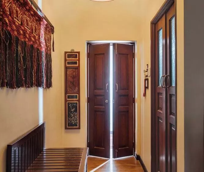 デラックスルーム, Campbell House
